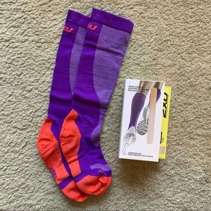 NWT Women’s 2xu Compression Performance Run Socks - Compression Socks